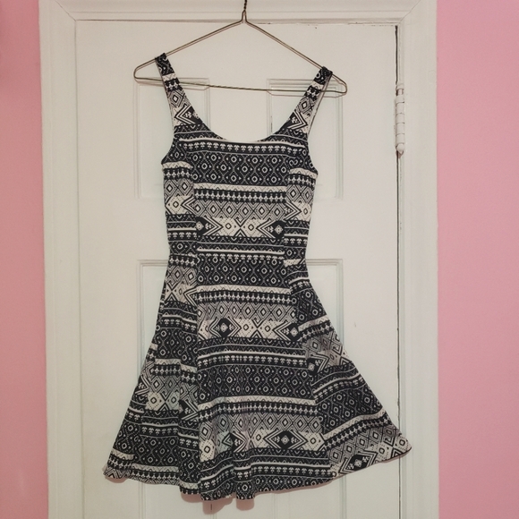 HM Divided patterned black/white mini dress - Picture 1 of 7